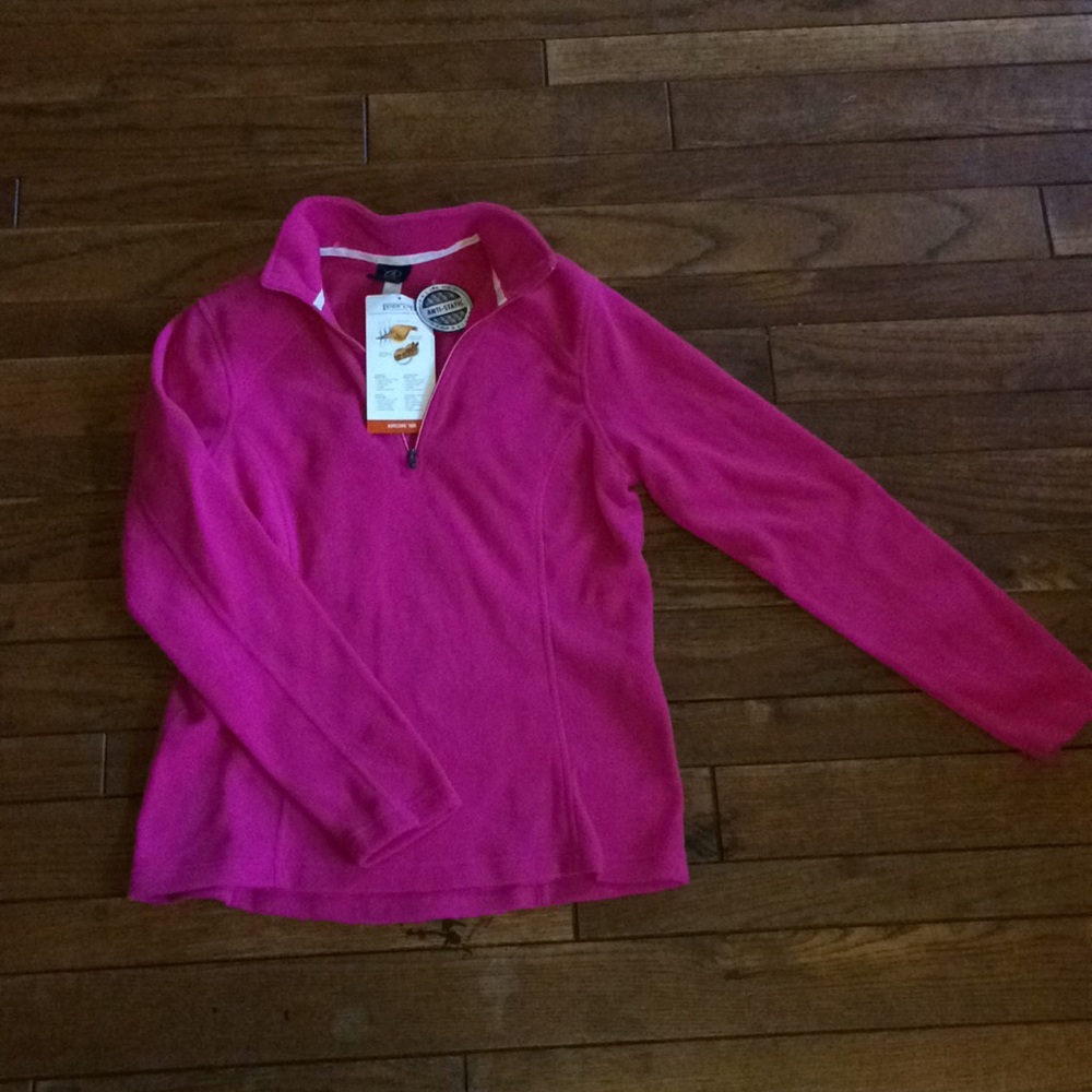 Brand-new Land’s End sweatshirt